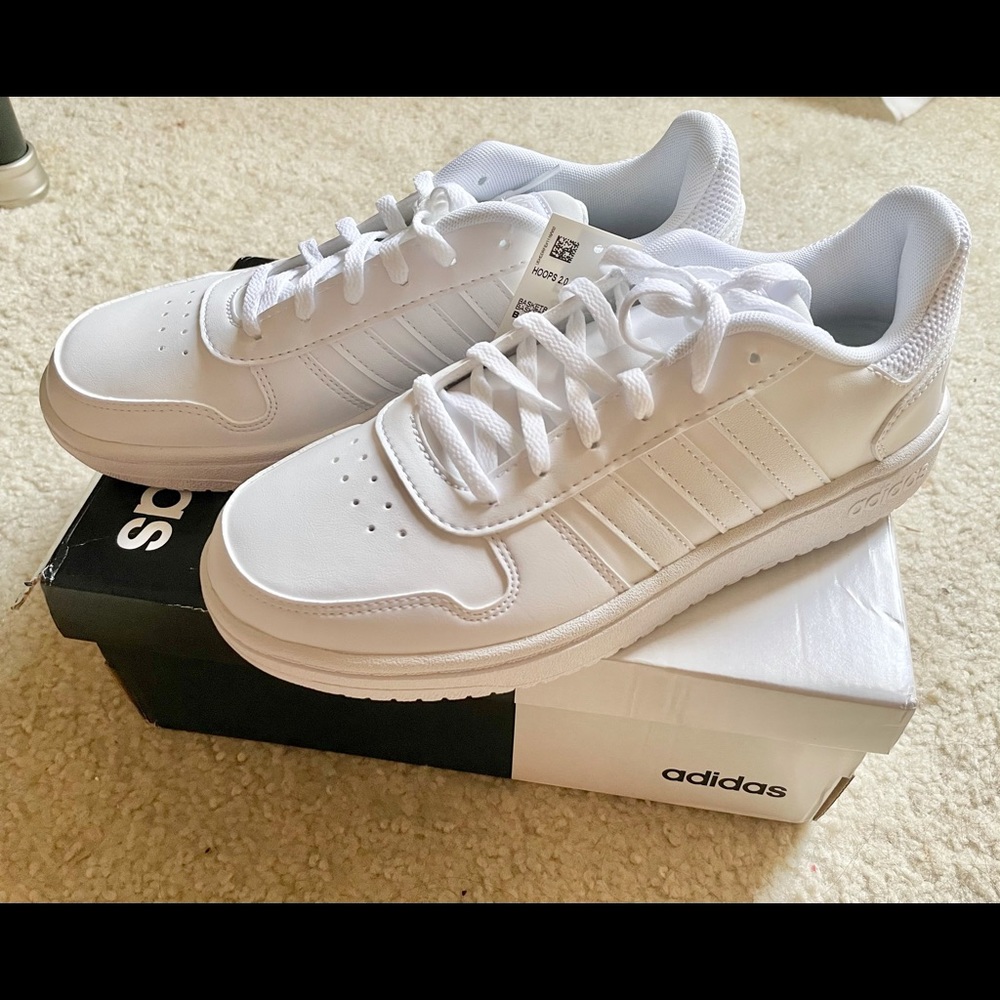 NWT Womens Adidas Hoops 2.0 Shoes, 7.5